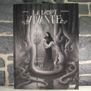 La Mort Vivante (Édition Luxe Noir  Blanc) (01)